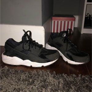 Nike Huarache Shoes